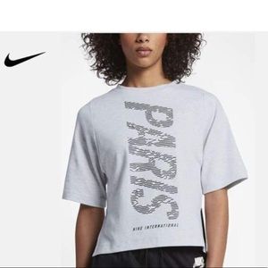 Women’s Nike international Paris top size medium